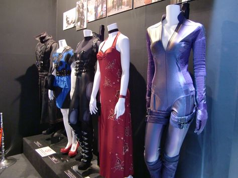 Resident Evil: Retribution costumes Resident Evil Retribution, Resident Evil 5, Resident Evil Collection, Monochromatic Outfit, Good Morning Video Songs, Ada Wong, Milla Jovovich, Iconic Photos, Cosplay Outfits