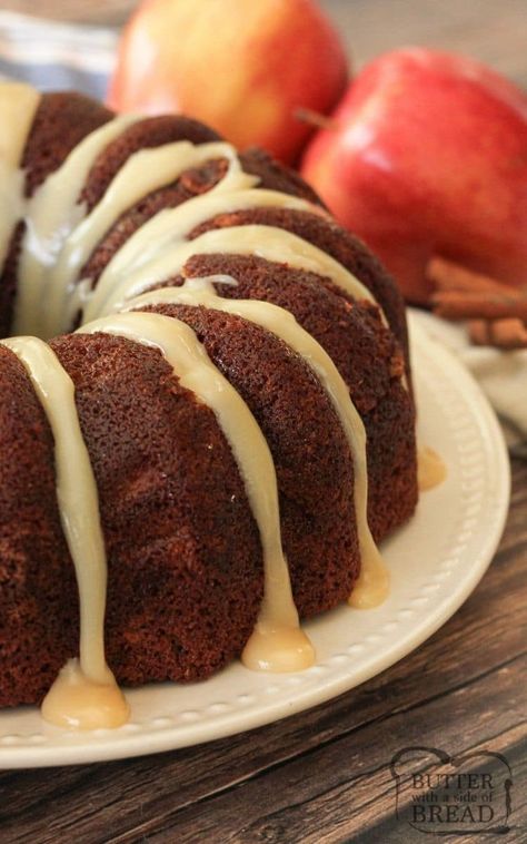 Apple Spice Cake Recipe Caramel Apple Bundt Cake, Apple Board, Apple Bundt Cake Recipes, Apple Items, Apple Cakes, Caramel Apples Easy, Apple Bundt Cake, Apple Spice Cake, Caramel Apple Cake