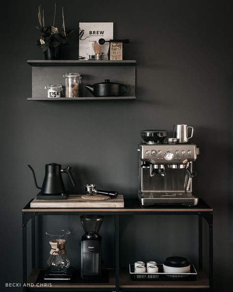 Koffie Stations, Coffee Bar Ideas Kitchen, Coffee Bar In Kitchen, Kaffe Station, Bar In Kitchen, Coffee Bar Ideas Kitchen Counter, Kitchen Coffee Bar, Coffee Station Kitchen, Coffee Counter