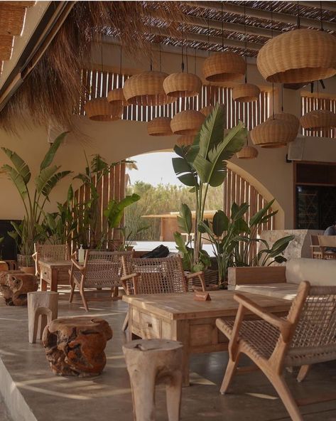 Boho Style Restaurant, Rooftop Restaurant Design, Bali Style Home, Boho Bar, Concrete Effect Paint, Outdoor Restaurant Design, Bakery Design Interior, Cafe Concept, Cafe Shop Design