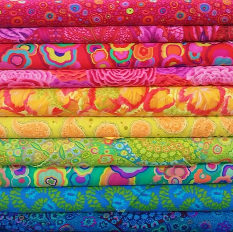 Bright Fabric, Kaffe Fassett Quilts, Abstract Fabric, Kaffe Fassett Fabric, Sewing Fabrics, Fabric Collections, Fabric Inspiration, Patchwork Quilting, Kaffe Fassett