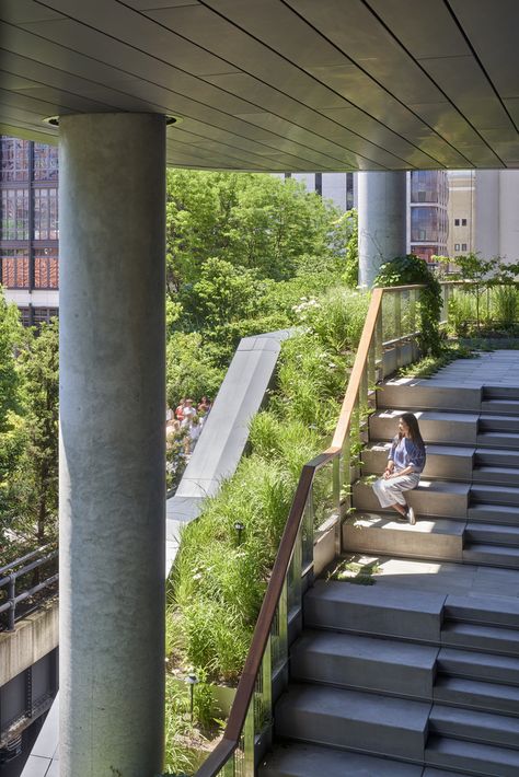 Public Space Stairs, Landscape Stairs Architecture, Exterior Stairs Architecture, Railing Exterior, Outdoor Staircase, Architecture 101, Landscape Stairs, Commercial And Office Architecture, Renovation Architecture