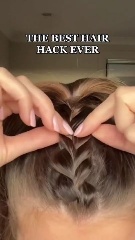 hairtutorial4you on Instagram: Awesome hair tutorial 👌👌👌 Follow us @hairtutorial4you Credit @bornwithstyle #tutorialhair #hairstylevideo #hairglamvideos… Fake Dutch Braid, Dutch Braid Hairstyles, Awesome Hair, Messy Hair, Braided Hairstyles Tutorials, Dutch Braid, Messy Hairstyles, Hair Dos, Hair Videos