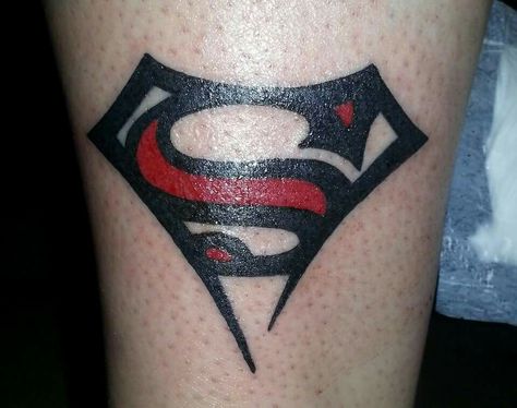 Superman symbol By me at Finest of Lines Tattoo Company Superman Symbol Tattoo, Superman Tattoo, Superman Tattoos, Lines Tattoo, Clover Wallpaper, Superman Symbol, Symbol Tattoo, Tattoo Portfolio, Symbol Tattoos