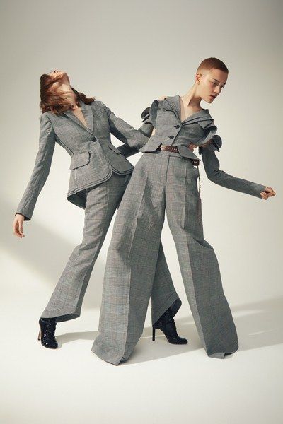 View the complete Resort 2018 collection from Antonio Berardi. Women In Suits, High Fashion Poses, Antonio Berardi, Fashion Photography Inspiration, 2018 Fashion, Vogue Russia, Fashion Photography Editorial, Photoshoot Inspiration, Fashion Photoshoot