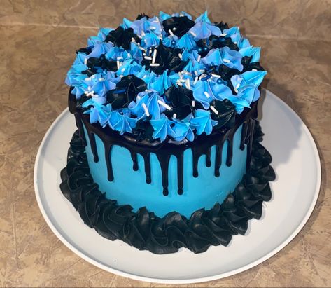 Blue Birthday Cake Aesthetic, Black And Blue Cake, Blue And Black Cake, Blue Birthday Cakes, Black Cake, Birthday Wishes Cake, Jay Jay, Blue Cakes, Boy Birthday Cake