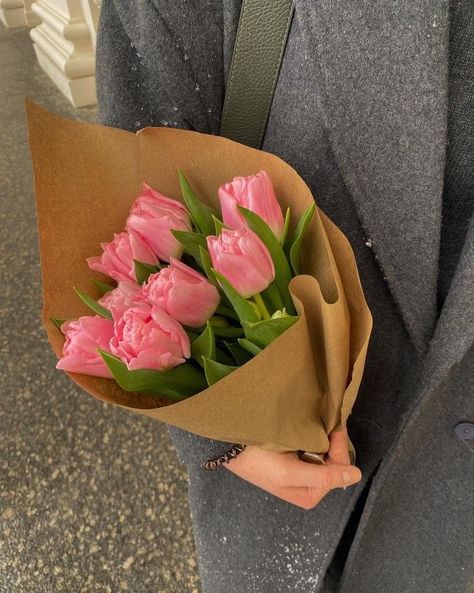 Tulip Asthetic, Pink Tulips Aesthetic, Flower Bouquet Tulip, Pink Flowers Bouquet, Pink Tulips Bouquet, Tulips Bouquet, Pink Flower Bouquet, Boquette Flowers, Tulip Bouquet