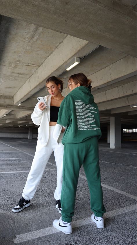 Sweat Suit Photoshoot, Outdoor Photoshoot Ideas For Clothing Brand, Hoodie Photoshoot Ideas Outdoor, Hoodie Brand Photoshoot, Clothing Brand Model Poses, Clothing Brand Photoshoot Ideas Outdoor, Casual Wear Photoshoot, Merch Shoot Ideas, Apparel Photoshoot Ideas