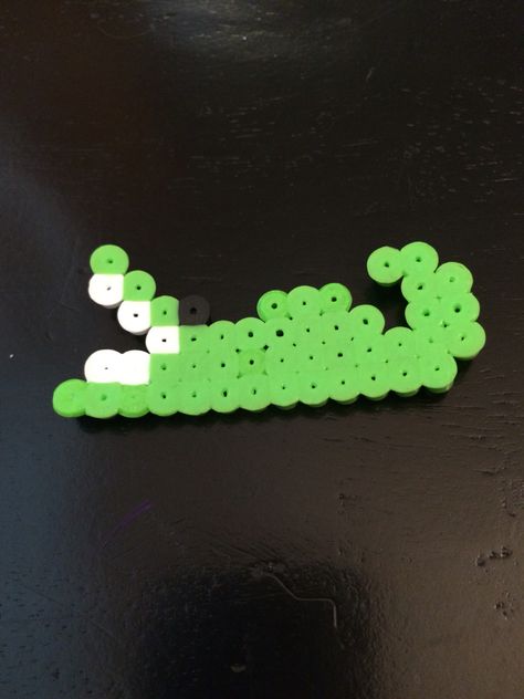 Alligator Perler Bead Perler Bead Chameleon, Crocodile Pixel Art, Crocodile Perler Beads, Pony Bead Alligator, 90s Bead Lizard, Kid Craft, Perler Bead, Perler Beads, Alligator