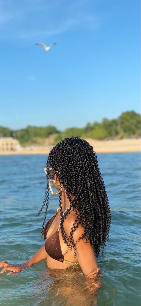 Xpression water wave passion twist hair Waterwave Twists, Xpression Twisted Up Spring Twist, Water Wave Twists, Water Wave Passion Twists, Birthday Braids Hairstyles, Water Wave Hairstyles, Water Wave Braids, Boho Passion Twists, Mini Passion Twists