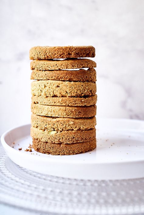 Pistachio and tonka bean sables breton — STORY ABOUT FOOD Tonka Bean Recipes, Wine Pairing Dinner, Cranberry Beans, I Was In Love, Cake Rack, Muffin Tins, Biscuit Cookies, Pastry Shop, Tonka Bean