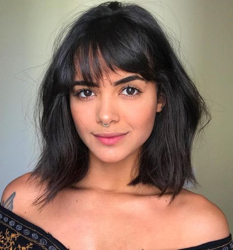 The Best Hairstyles and Haircuts for High Cheekbones - Hair Adviser Girls Short Haircuts, High Cheekbones, Girl Haircuts, Hairstyles For Round Faces, Hair Length, Hair Pictures, Grunge Hair, Cool Haircuts, Medium Length Hair Cuts