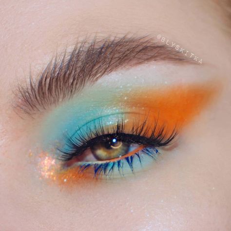 Colourful Makeup Looks Creative, Orange Make Up, Blue And Orange Makeup, Colourful Eyeshadow Looks, Shimmer Eye Look, Orange Makeup Looks, Colourful Eye Makeup, Colorful Eyeshadow Looks, Colourful Eyeshadow