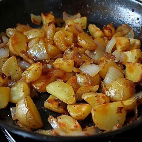 8Recipes Potatoes And Onions Skillet, Air Fryer Easy Recipes, Crispy Fried Potatoes, Fried Potatoes And Onions, The Best Potatoes, Homemade French Onion Soup, Air Fryer Easy, Potatoes And Onions, Breakfast Sides