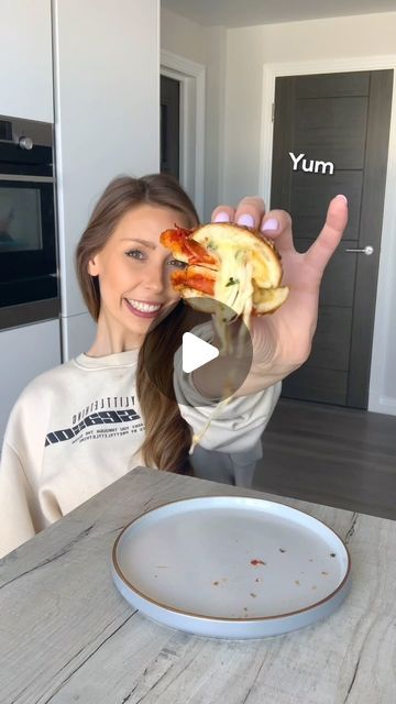 Fitwaffle | Eloise Head on Instagram: "AIR FYER PIZZA SUB 😍

Crisp and buttery on top, packed with pizza sauce, pepperoni, mozzarella cheese, parsley butter and a sprinkle of Parmesan cheese 🤌

Pizza sub, pizza bun, hot dog pizza (whatever you wanna call it) It’s so easy to make and it taste so good 🤤

All you need is:

1 hot dog bun (I used Warburtons sliced brioche buns)
2 tbsp pizza sauce
5 slices of pepperoni
Mozzarella cheese
15g unsalted butter, melted
Chopped parsley to taste
Salt & pepper to taste
Parmesan cheese (optional)

Air fry 160C for 8-10 mins

Enjoy!
#fitwaffle #fitwafflekitchen" Air Fryer Pizza Sandwich, Airfryer French Bread Pizza, Air Fryer Pizza Toast, French Bread Pizza In Air Fryer, Air Fryer Pizza Bombshell, Pizza Subs, Hot Dog Pizza, Pizza Buns, Ninja Recipes