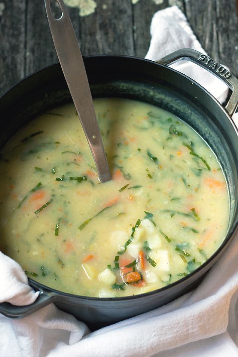 potato-ramp-soup Spring Quiche, Appalachian Recipes, Leek Recipes, Recipe Soup, Foraging Recipes, Potato Leek, Foraged Food, Potato Leek Soup, Leek Soup