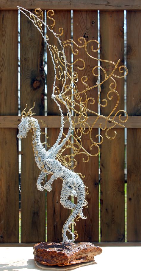 The Haywire Dragon "Saphera Sculptures Abstract, 3d Pen Art, Hantverk Diy, Chainsaw Carvings, Graffiti Artists, Wire Sculptures, Barbara Hepworth, Wire Art Sculpture, Henry Moore