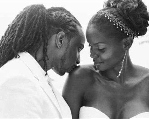 Couple Kiss Photo, Locs Wedding, Woman Locs, African American Couples, Image Couple, African American Weddings, Men Kissing, Black Bride, American Wedding