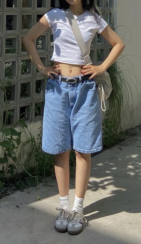 Cute Summer Outfits Japan, Women Jorts Outfit, Blue Jorts Outfits, Jorts Outfits Womens, Plus Size Jorts, Jorts Outfit Women’s, Japanese Summer Outfits, Japan Summer Fashion, Jort Outfits