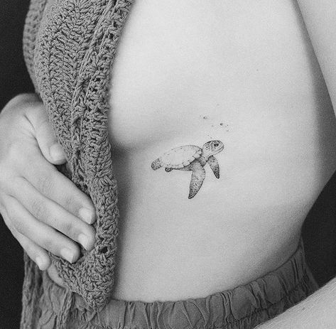 4 Sea Turtle Tattoo, Turtle Rib Tattoo, Tattoo Ideas Watercolor, Tattoo Designs Meaningful, Cute Turtle Tattoo, Tattoo Ideas Sleeve, Meaningful Tattoo Ideas, Sleeve Tattoo Designs, Tattoo Artists Near Me