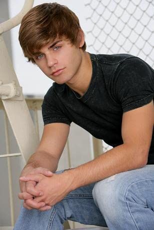 Guys Haircuts, Hairstyles For Teenage Guys, Garrett Clayton, 50 Hairstyles, Undercut Men, 70s Men, Teenage Guys