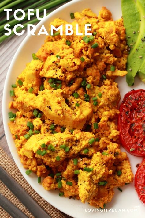 High protein, super eggy tofu scramble! This satisfying vegan breakfast tastes just like scrambled eggs. Perfect for vegans who miss eggs. Cleanish Eating, Vegan Tofu Scramble, Savory Lunch, Tofu Scramble Vegan, Scrambled Tofu Recipe, Breakfast Vegan, Vegan Tofu, Recipes Yummy, Tofu Scramble