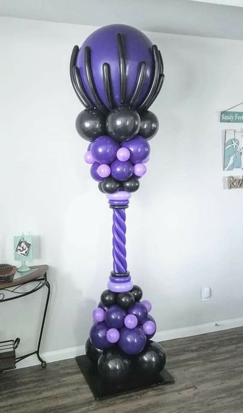 Big Balloon Decorations, Balloon Decorations Graduation, Halloween Balloons Decorations, Balloon Pillars, Halloween Craft Ideas, Halloween Balloon, Deco Ballon, Balloon Tower, Balloon Crafts