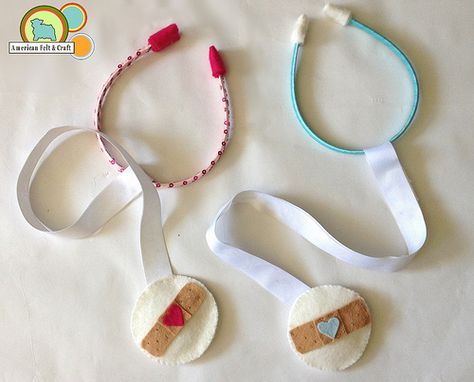 Doc Mcstuffins inspired felt stethoscope tutorial Doc Mcstuffins Party, People Who Help Us, Child Life Specialist, Stethoscopes, Community Helpers, Doc Mcstuffins, Dramatic Play, Child Life, Felt Toys