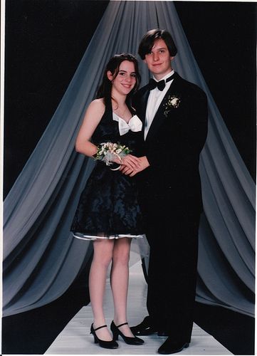 90s Prom Photos, 1990s Prom, Punk Prom, 1980s Prom, 90s Prom, Throwback Photos, Prom Pics, Reality Bites, 80s Prom Dress