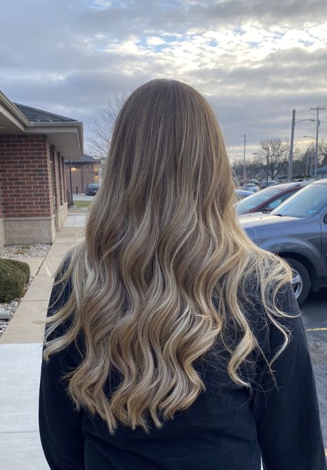 balayage 
hair Beige Ombre Hair, Blonde Balayage On Brown Girl, Beige Balyage Long Hair, Brown To Blonde Ombré Straight Hair, Light Brown To Blonde Ombré, Brown To Blonde Balayage, Hair Blond, Light Hair Color, Brown To Blonde