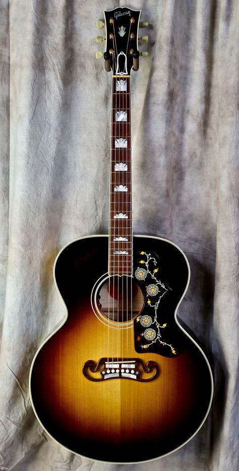 Gibson Sj200, Heavy Metal Guitar, Taylor Guitars Acoustic, Acoustic Guitar Photography, Beatles Guitar, Gibson Acoustic, Esp Guitars, Taylor Guitars, Guitar Photos