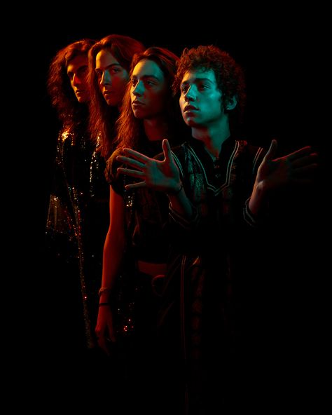 Rock Band Photos, Band Photoshoot, Greta Van Fleet, Band Photography, Red Lights, Musica Rock, Rock N’roll, Band Photos, Led Zeppelin