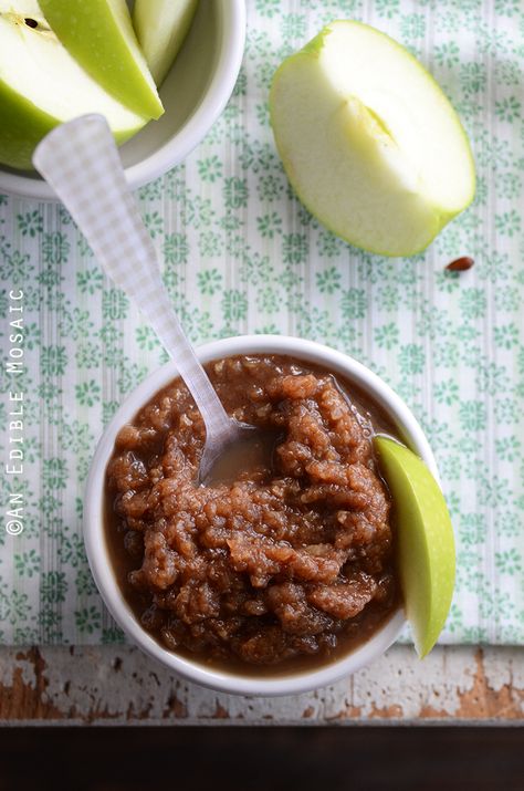 Cinnamon and Nutmeg Zucchini Applesauce 1 Zucchini Applesauce, Healthy Nutrition Plan, Apple Sauce Recipes, Brown Spots Removal, Nutrition Articles, Living Ideas, Proper Nutrition, Zucchini Recipes, Healthy Nutrition