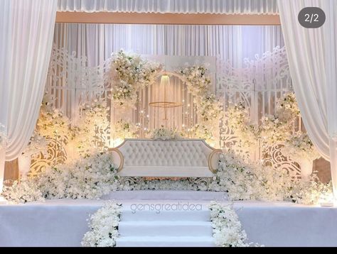 Simple Wedding Stage Decorations Indoor, Pelamin Idea, Dekor Pelaminan, Marriage Hall Decoration, Floral Backdrop Wedding, Pineapple Cupcake, Indoor Wedding Decorations, Nikah Decor, Decorate Wedding