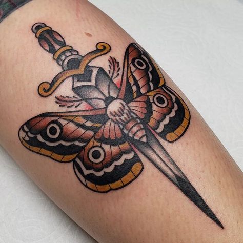 Moth Tattoo Meaning, Traditional Moth Tattoo, Moth Tattoo Design, Hawk Tattoo, Moth Tattoo, Dagger Tattoo, Thigh Tattoos Women, Classic Tattoo, Traditional Tattoo Flash