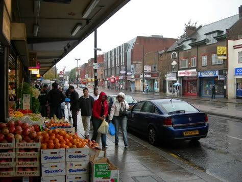 High Street, Hounslow - geograph.org.uk - 268557 - Category:2006 in the London Borough of Hounslow - Wikimedia Commons Hounslow London, Eaton House, Boston Manor, Uk City, Urban Architecture, British Airways, Gap Year, Fire Station, Future Life