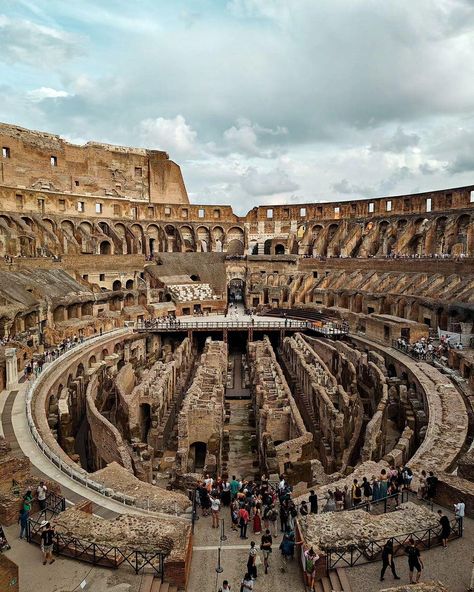 Colosseum Italy, Rome Colosseum, Italy Tourism, Colosseum Rome, The Roman Empire, The Colosseum, A Level Art, Picture Collage, Ancient Rome