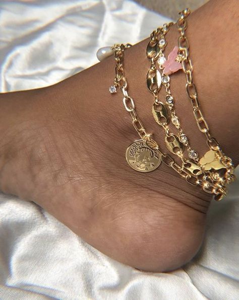 #follow #jewelry #gold #anklets #blogging #blog #blogger Jóias Body Chains, Xoxo Jewelry, Dope Jewelry Accessories, Ankle Jewelry, Luxe Jewelry, Jewelry Accessories Ideas, Dope Jewelry, Girly Accessories, Jewelry Fashion Trends