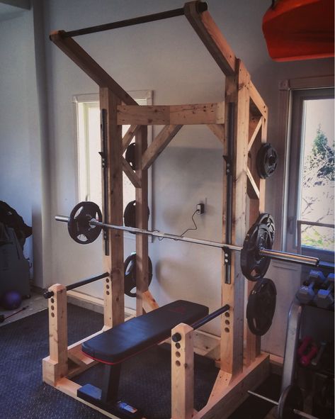 Big project I just finished, made strictly from recycled wood around the shop Home Made Gym, Diy Gym Equipment, Garage Mudroom, Home Gym Garage, Diy Home Gym, Diy Gym, Basement Gym, Diy Workout, Gym Room At Home