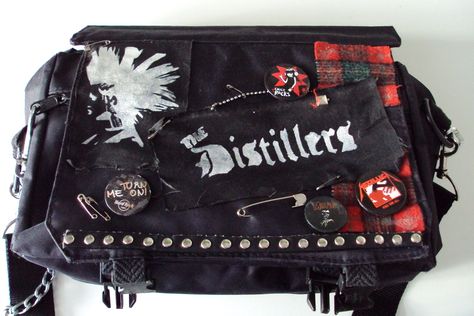 Punk Messenger Bag Diy Messenger Bag, Bag Patches, Battle Jacket, Leather Backpacks, Bags Messenger, Punk Outfits, Mens Leather Bag, Punk Goth, Laptop Bags