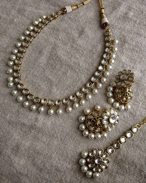 Pearl And Stone Necklace, Desi Jewellery, Heavy Jewellery, Indian Wedding Jewelry Sets, Kundan Jewellery Set, Indian Jewelry Earrings, Choker Necklace Designs, Collection Ideas, Indian Bridal Jewelry Sets