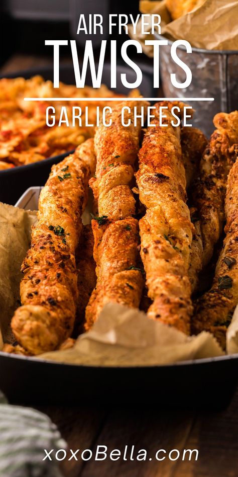 Puff Pastry Recipes Air Fryer, Puff Pastry Garlic Bread, Air Fryer Puff Pastry Recipes, Mozzarella Air Fryer, Easy Salty Snacks, Air Fryer Puff Pastry, Puff Pastry Cheese Straws, Puff Pastry Cheese, Homemade Puff Pastry