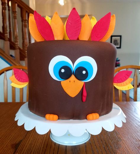 Cake Recipes For Thanksgiving, Thanksgiving Cakes Decorating, Thanksgiving Cake, Turkey Cake, Cakes To Make, Milk Chocolate Ganache, Thanksgiving Cakes, Easy Turkey, Thanksgiving Treats