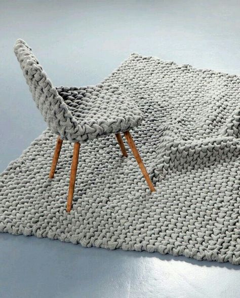 Knitted Rug, Invisible Stitch, Designer Interior, Barbie House, Miniature Furniture, Crochet Home, Doll Furniture, Diy Dollhouse, Chair Cover