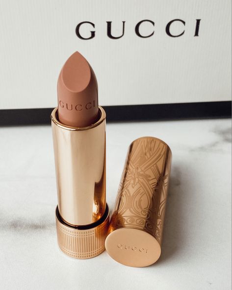 Gucci Moodboard, Gucci Lipstick, Affordable Lipstick, Images Terrifiantes, Gucci Makeup, Luxury Lipstick, Makeup Package, Eye Makeup Pictures, Eye Makeup Designs