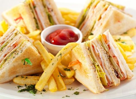 14 Old-Fashioned Sandwich Recipes That Are Perfect for Weight Loss — Eat This Not That Clubhouse Sandwich, Perfect Blt, بطاطس مهروسة, Brunch Bake, Club Sandwich Recipes, Sandwich Panini, Roast Chicken Leftovers, Blt Sandwich, Sandwich Ideas