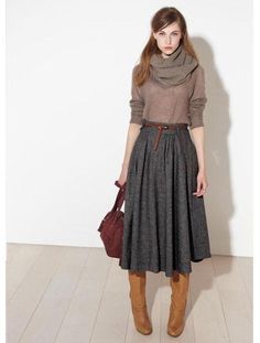 Stylish Librarian Fashion on Pinterest | Librarian Style ... Midi Skirt Boots, Sukienki Maksi, Áo Blu, Rok Outfit, Skirts With Boots, Mode Casual, Couture Vintage, Outfits Winter, Office Style