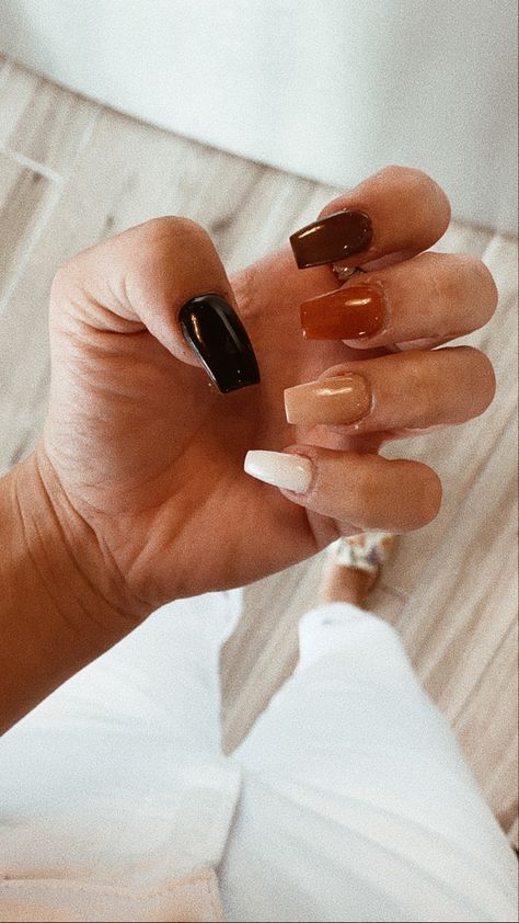 Nails Inspo Fall 2023, Fall Acrilyc Nails Ideas, Western Sns Nails, Simple Acrylic Nails Fall, Dipnails Ideas, Simply Fall Nails, Fall Nail Designs Coffin Medium, Cute Fall Nails Acrylic Coffin Short, Cute Short Nails Fall