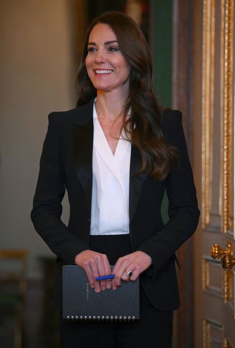 Düşes Kate, Reine Elizabeth Ii, Catherine Elizabeth Middleton, Catherine Middleton, Windsor Castle, Duchess Of Cornwall, Duchess Kate, Beauty And Fashion, Princess Kate