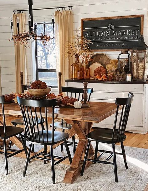 Autumn Market, Fall Displays, Fall Dining Room, Country Interiors, Autumn Dining, Fall Decor Inspiration, Fall Decor Ideas, Fall Thanksgiving Decor, Fall Kitchen